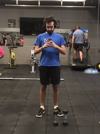 Hoy es mi 🏋️♂️ ANIVERSARIO
Comencé a levantar pesas hace exactamente 6 años hoy.
En ese momento yo estaba súper del