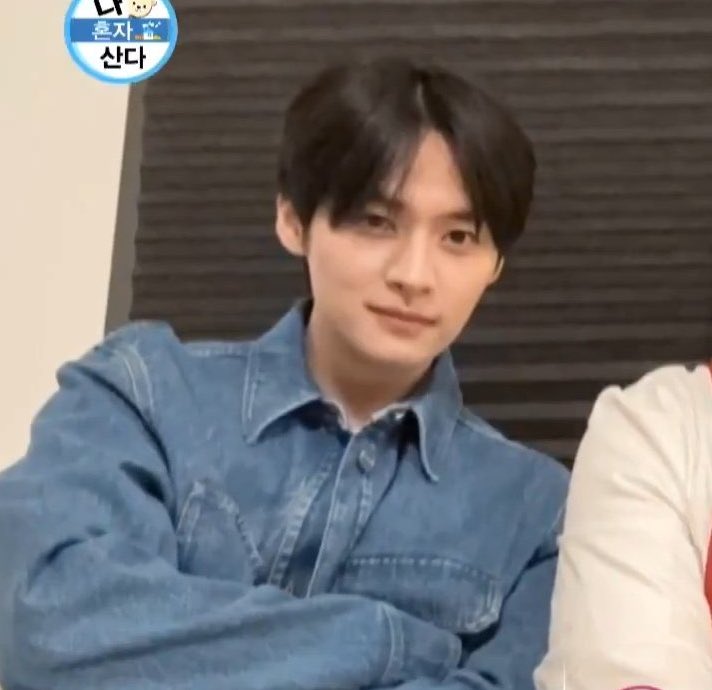 조아하는거 맛잇게 푸파해놓고서는 맨둥맨둥 레전드 존잘 얼굴로 순딩 표정 짓고 사진 찍은게
개좋네………..,,,,,,,,