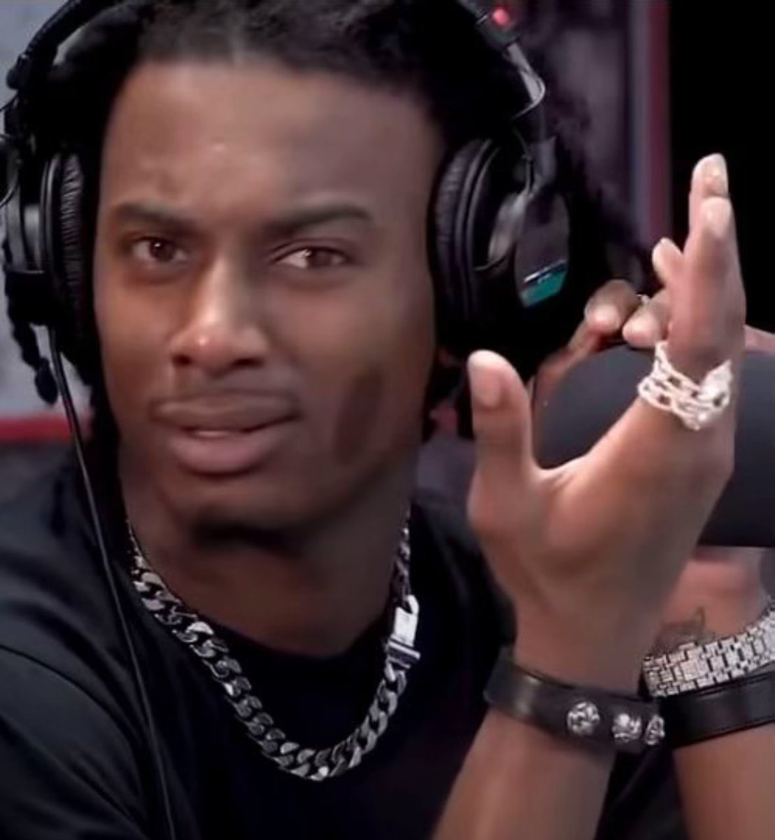 TodayWithDay's tweet image. I know I’m late but wtf did I just watch? #Survivor49