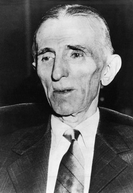 PhysInHistory's tweet photo. The scientific man does not aim at an immediate result. He does not expect that his advanced ideas will be readily taken up... His duty is to lay the foundation for those who are to come, and point the way.

— Nikola Tesla https://t.co/ktG6UUPNmF
