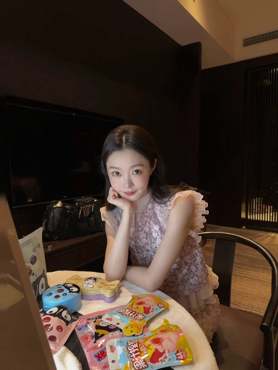 ♡WGRR(❁ᴗ͈ˬᴗ͈)”♡ CAT 🫶🏼 (the weibo cat emoji is so cute i wish we have it too