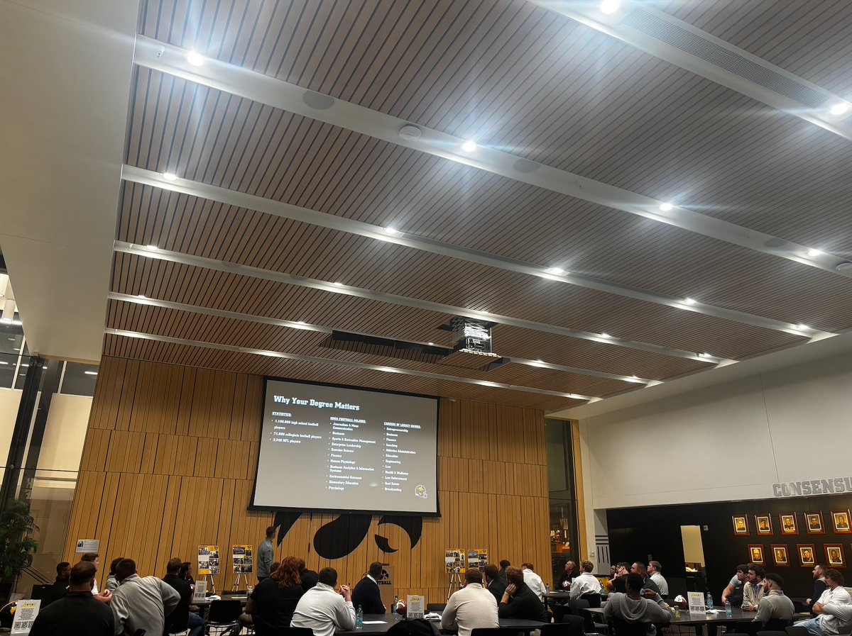 Hawkeye Legacy tweet media