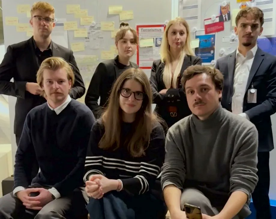 "Seven German journalism students tracked Russian-crewed freighters lurking off the Dutch and German coast—and connected them to drone swarms over military bases."
digitaldigging.org/p/they-droned-…