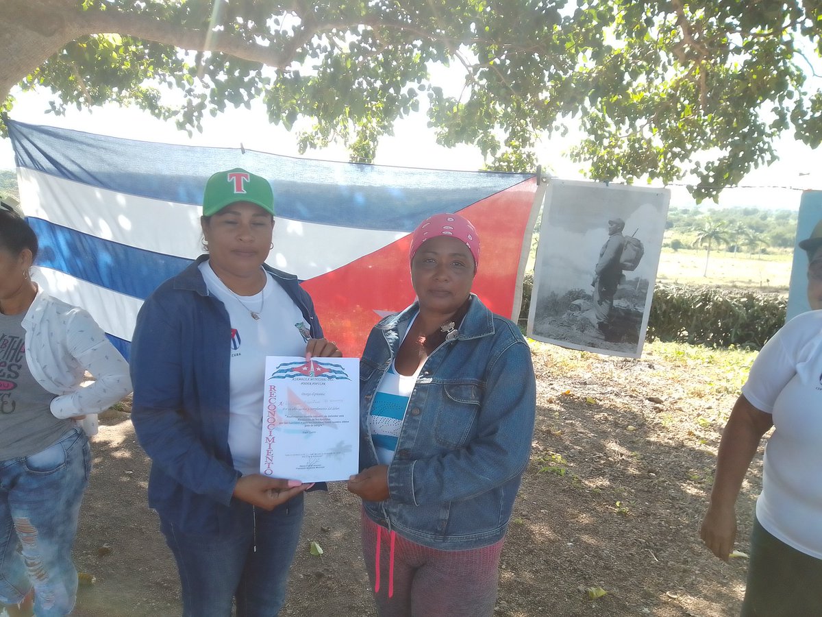 GiosberTamayo's tweet photo. Realizan en la comunidad de Ana Luisa perteneciente al consejo popular 7 Las Marías del municipio de Amancio, acto por el aniversario 67 del triunfo de la Revolución Cubana. https://t.co/7ziSzWKV3D