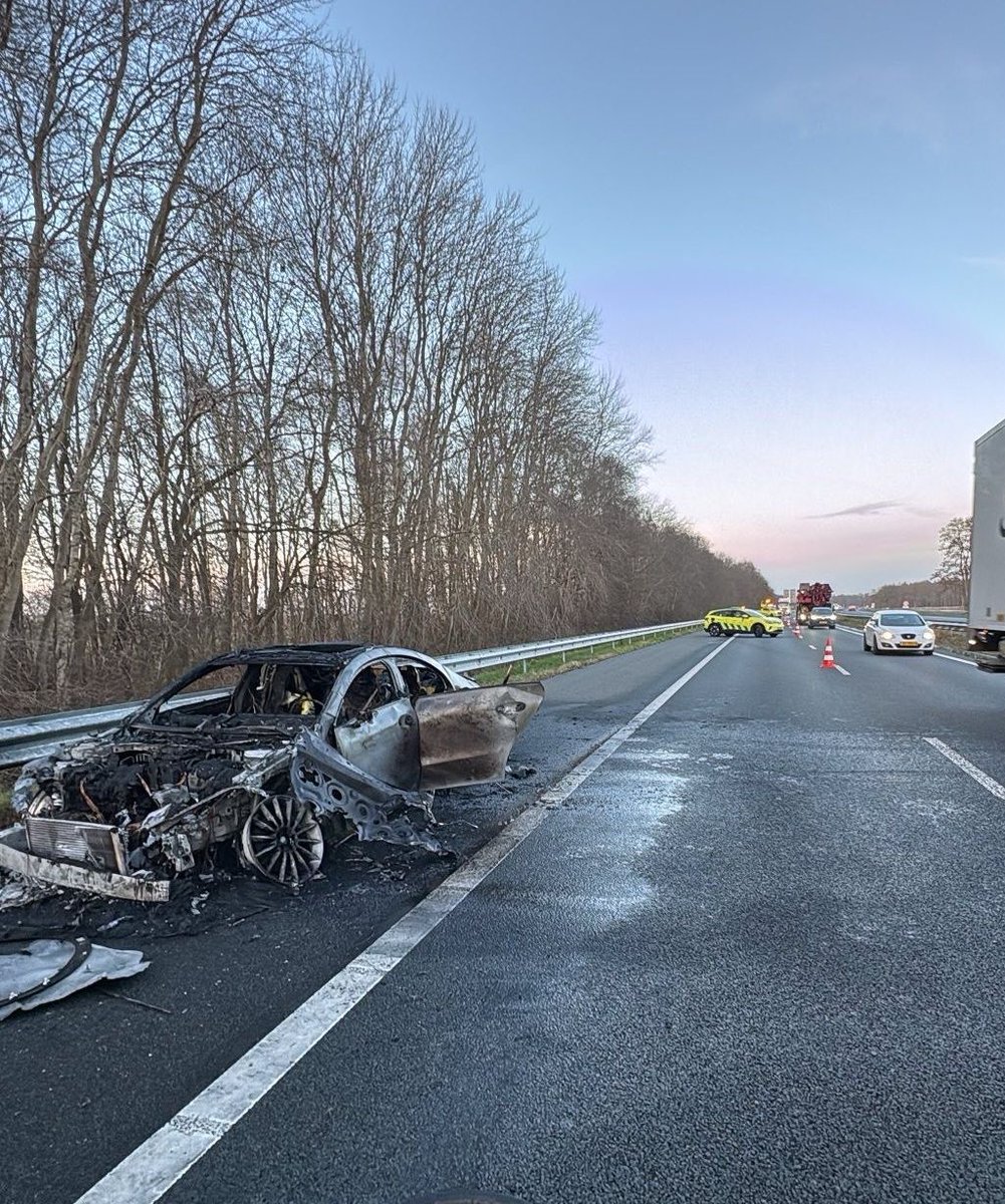 Voertuigbrand op de A28 bij Tynaarlo