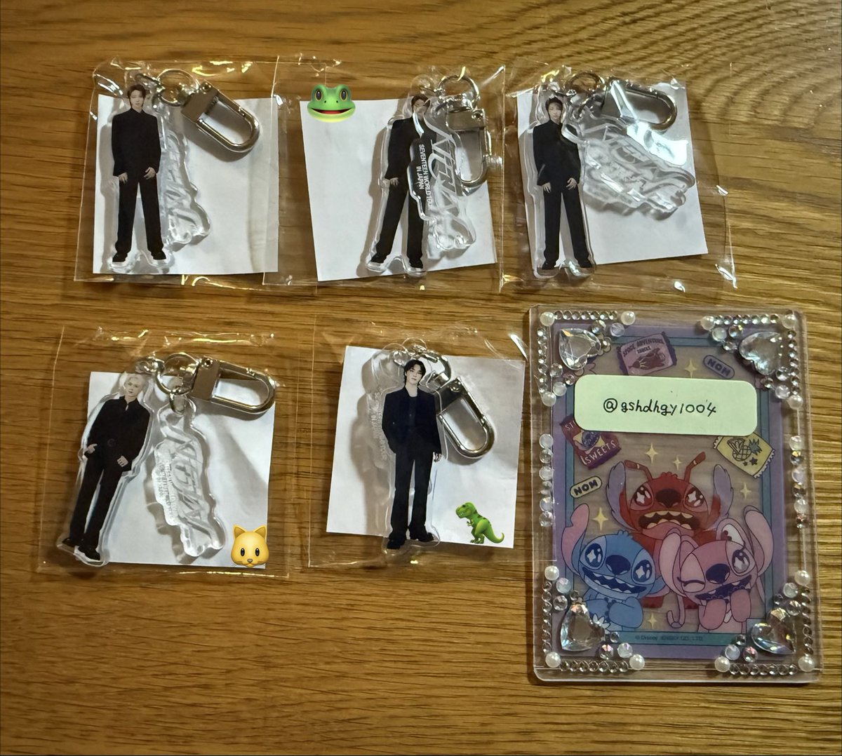 gshdhgy1004's tweet photo. SEVENTEEN セブチ ワルツ NEW アクキー 
フラッグキーホルダー カプセルトイ 交換

【譲】 写真のメンバー
          （アクキー上段は全てTHE8🐸）

【求】 アクキー ミンギュ

本日ドーム交換 or 📮𓈒𓂂𓏸

リプお願い致します🙇🏻‍♀️

 #SEVENTEEN_NEW_IN_TOKYO  
#セブチ交換 https://t.co/TCEgE7oEYH