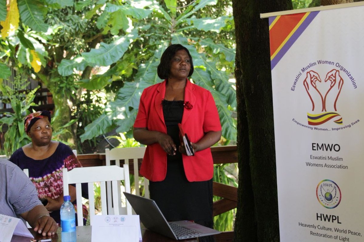 FirazHanna's tweet photo. On 27th November, HWPL hosted the first official Eswatini IRPA event, an inspiring gathering where 30 religious leaders from Islam, Christianity, Bahá’í, and other faith traditions came together with one shared purpose: peace. A New Chapter for Interfaith Peace in Eswatini. https://t.co/SgvdtXTQ2u