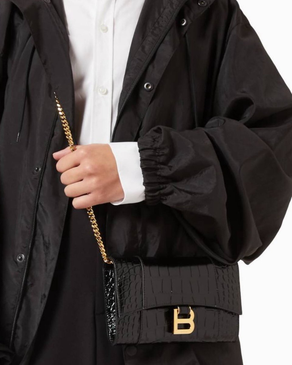 Balenciaga

3800 بعد الخصم🪄

شامل التكاليف ✔️