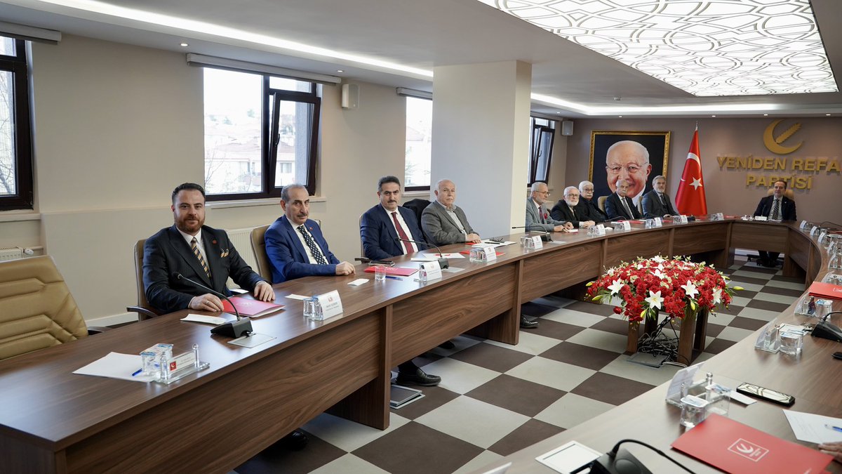 rprefahpartisi's tweet photo. Genel Başkanımız Dr. Fatih Erbakan, 3. Olağan Büyük Kongremizin ardından görevlendirdiği danışmanlarıyla istişare toplantısı gerçekleştirdi. https://t.co/fDwmL2X2Mo