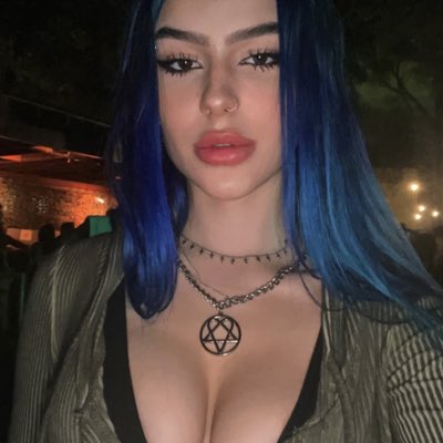 A. Macintosh tweet media