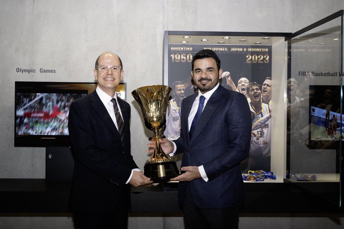 زيارة مقر الاتحاد الدولي لكرة السلة في مدينة ميس السويسرية كانت مناسبة  للاطلاع على إرث اللعبة العالمي وتجديد العزم نحو مستقبل أكثر تطورا لكرة السلة في منطقتنا ..
لقائي بالأمين العام للاتحاد الدولي لكرة السلة السيد أندرياس زاغكليس يأتي ضمن سلسلة خطوات نعمل من خلالها مع شركائنا