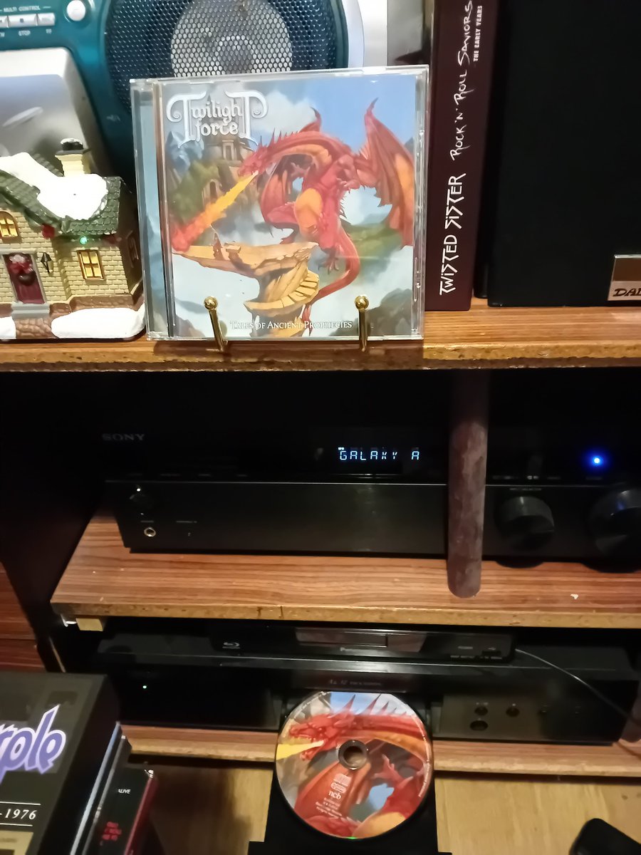 LatzTheNeko's tweet photo. Tales of ancient prophecies 🤘
#Twilightforce 
#NowPlaying 
#Physicalmedia 
#CD
Have a good one everybody 🎶 https://t.co/V1sAuLwLGc