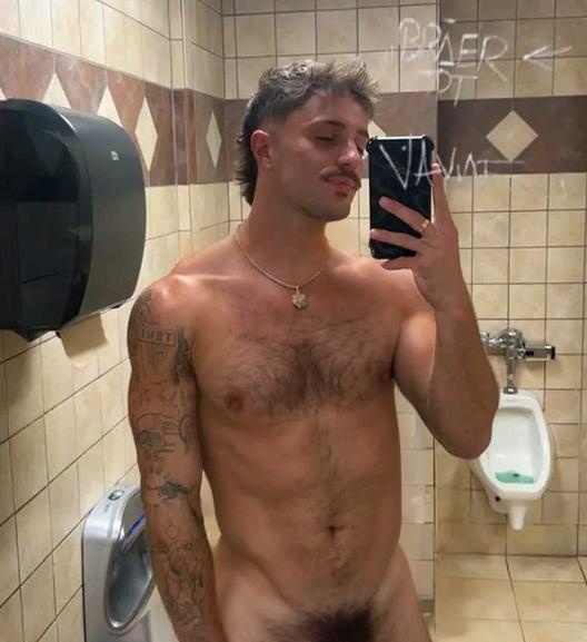 JGen32's tweet photo. DM. If you want to see the full picture 😜 
#gay https://t.co/GAoPHsjmNc
