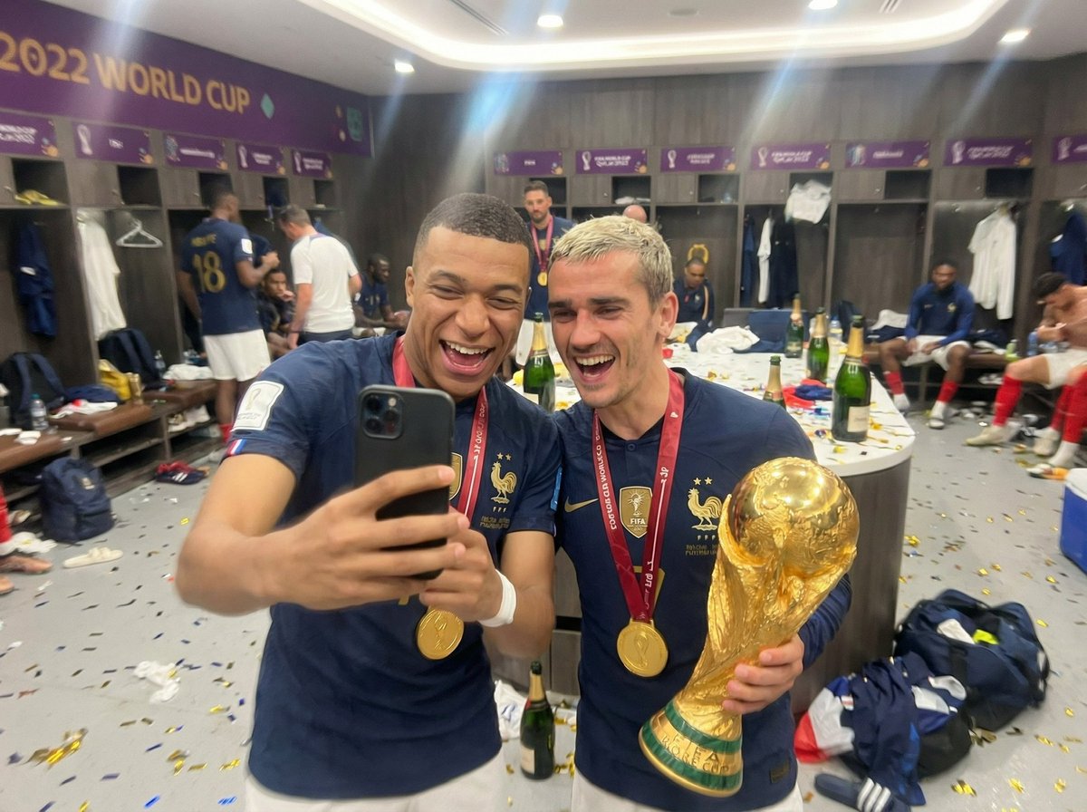 actubleue's tweet image. 😩🥲 2022