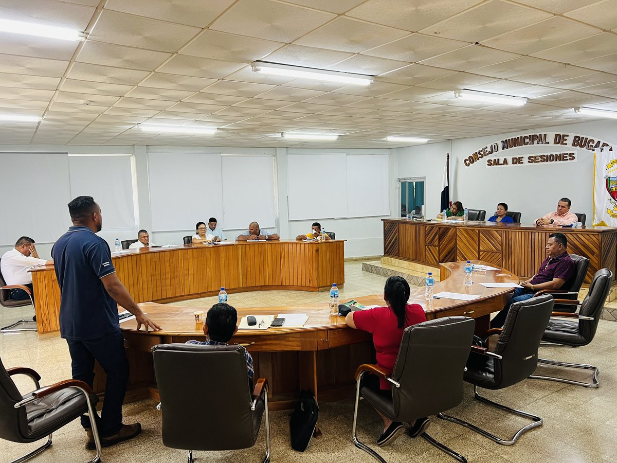 Este jueves se realizó la sesión ordinaria del Consejo Municipal de Bugaba, la cual contó con la participación de los representantes de corregimientos y del alcalde Rafael Quintero.