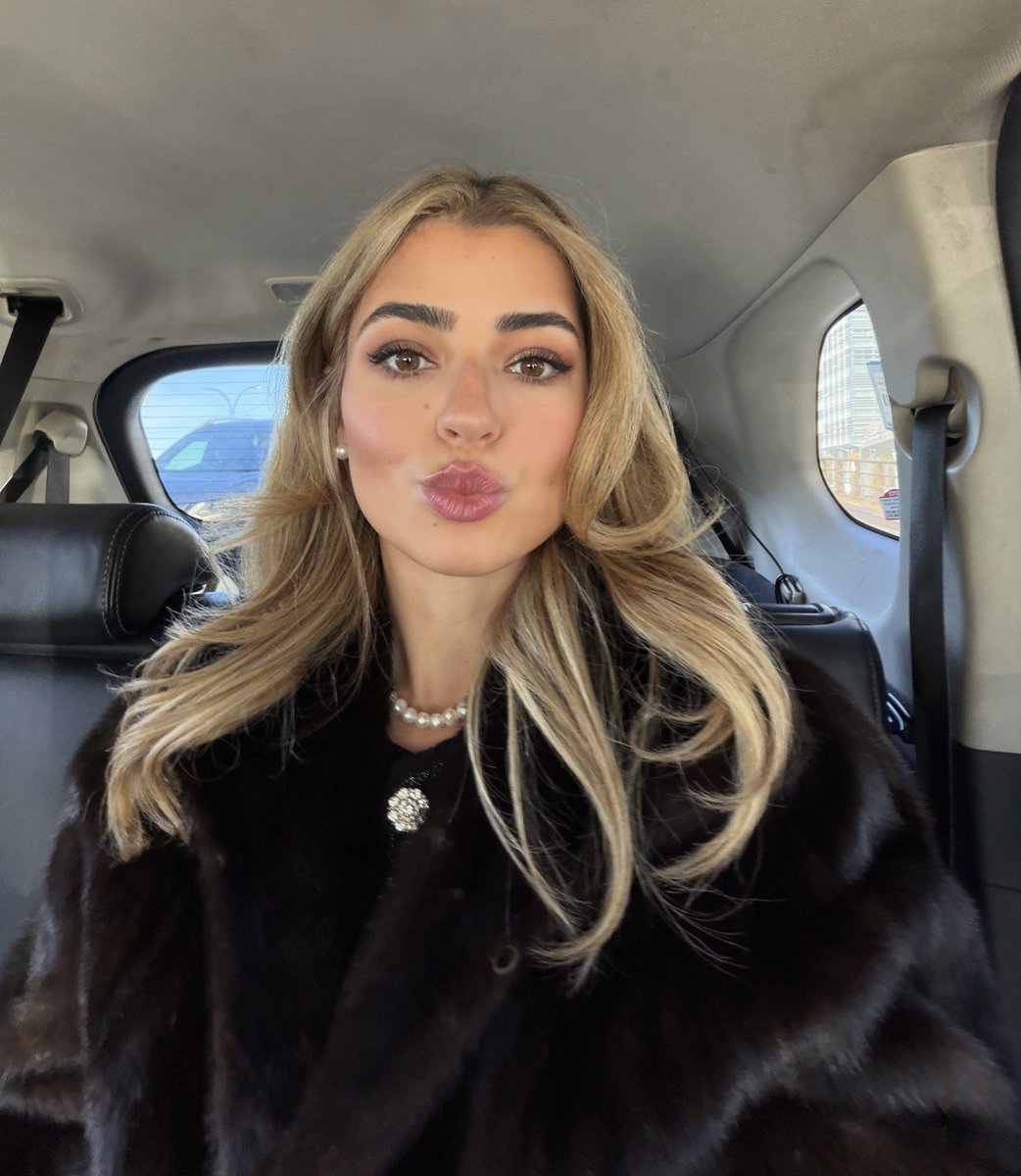 Debra Lea tweet media