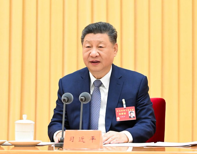 Chinamission2un's tweet photo. President Xi Jinping attended the 2025 Central Economic Work Conference and delivered an important speech.

Five imperatives in economic work:
1⃣  Fully unlocking economic potential
2⃣ Combining policy support with reform and innovation
3⃣ Balancing flexible deregulation and effective regulation
4⃣ Closely integrating investments in physical assets with investments in human capital
5⃣ Strengthening internal resilience against external risks