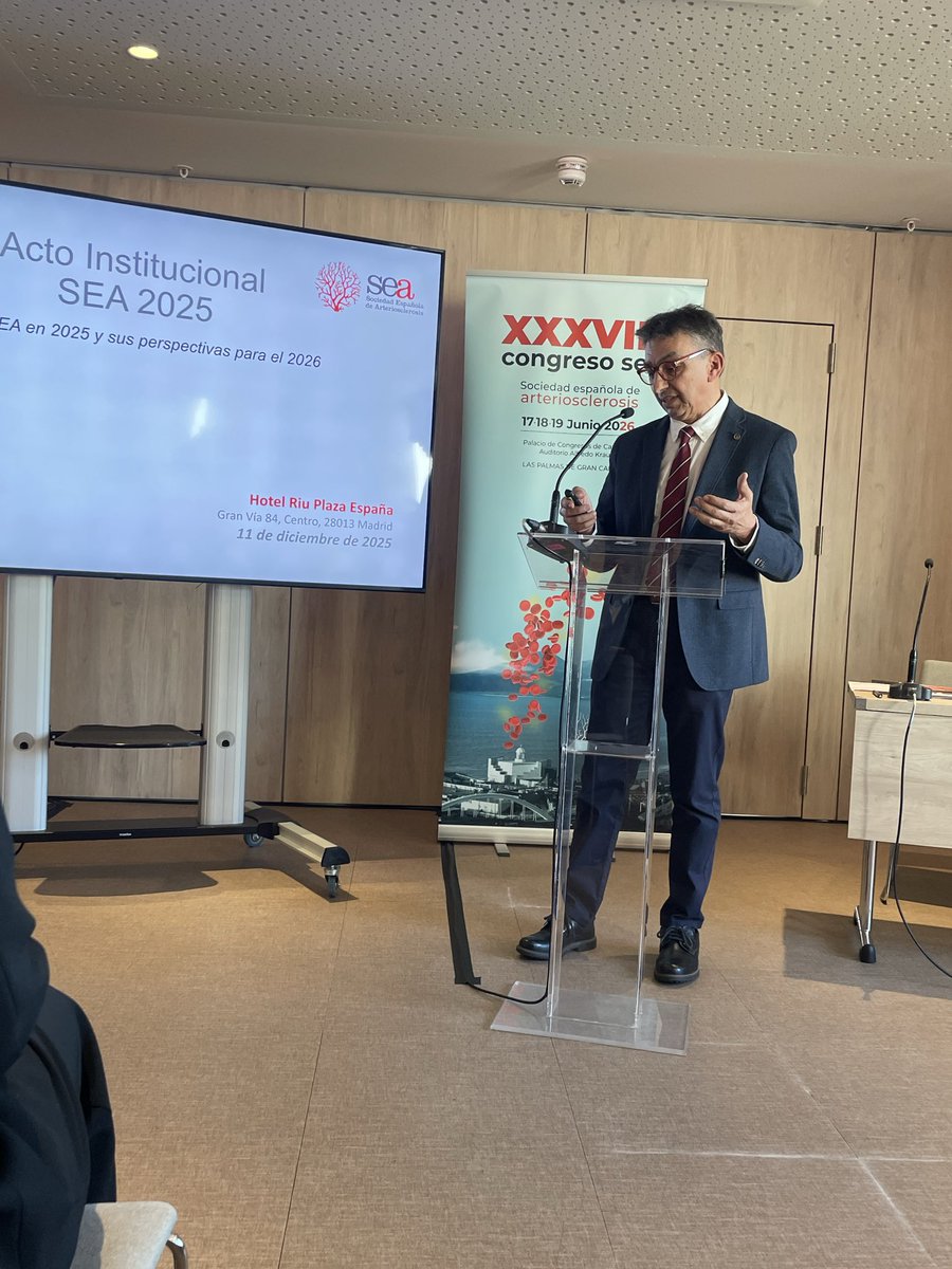 sea_es's tweet image. 👩🏼‍🔬⚕️🩺Se ha celebrado el #acto institucional de la @sea_es 2025, presentado por @jlopezmir, donde se han presentado todos los #proyectos que tenemos en marcha y lo que está por llegar, como el #CongresoSEA2026 de Las Palmas del 17-19 de Junio 2026.
#seamos+ #orgullosos