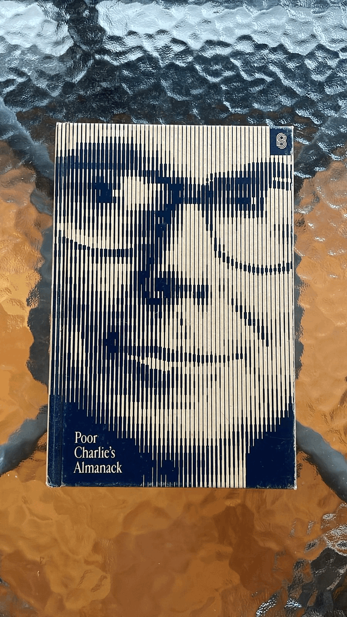 Giuliano_Mana's tweet photo. Simple ideas taken seriously:

- Bezos: Customer obsession.
- Todd Graves: Chicken fingers.
- Jobs: Make insanely great products.
- Buffett: Concentrate playing time on the best.

Thread breaking down Munger's advice: https://t.co/w3oN6jQwiv