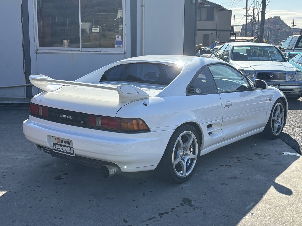 MR2入荷しました。 前期テールやけど、実は最終型の5型ww 詳しくは