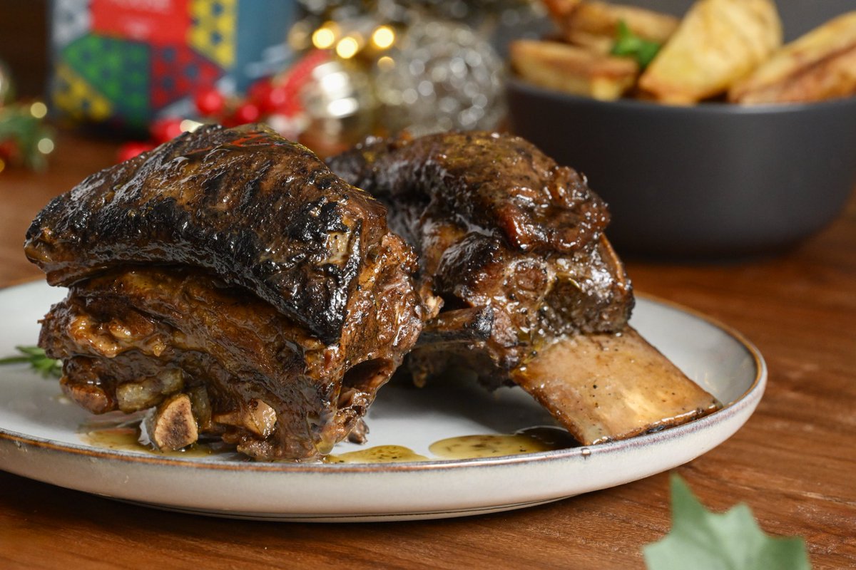 smusyoka's tweet image. Me: One day, we’ll do a recipe book…
@javahouseafrica: Say no more Syoks ❤️

Download a soft copy of the book here javahouseafrica.com/recipebook/Jav…

#JavaLove #ThatKafestiveFeeling