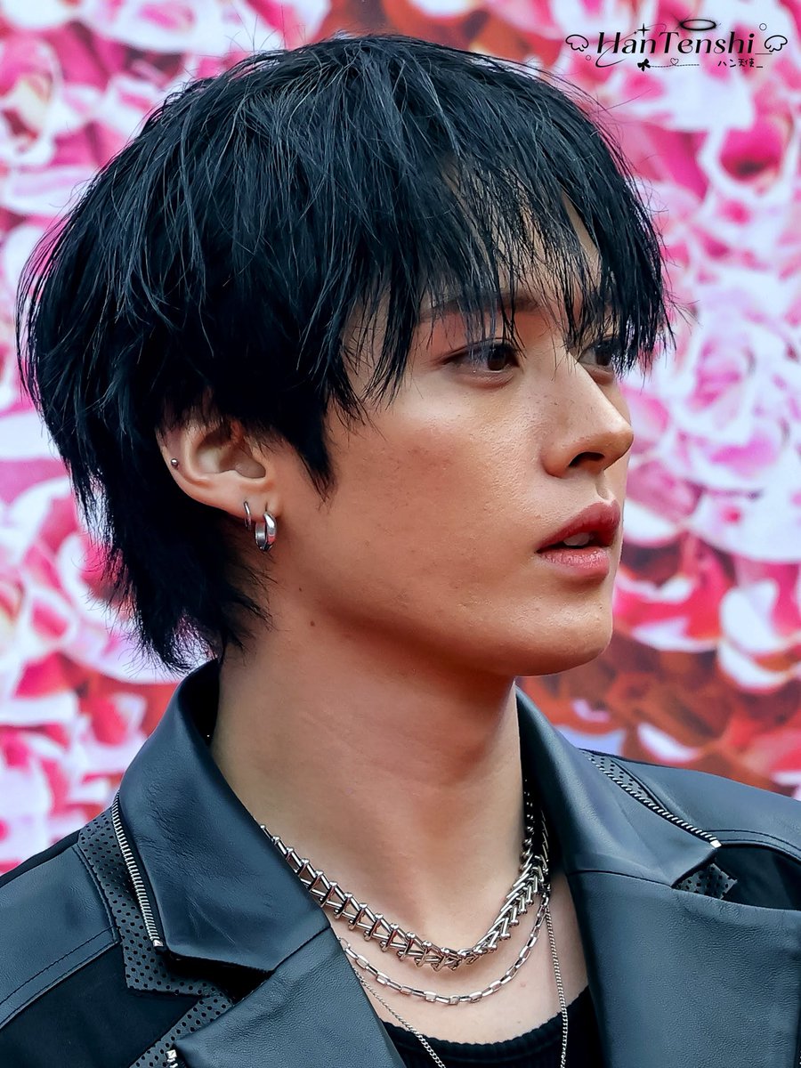 This fansite is literally a heaven