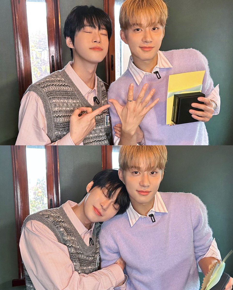 …반지 가리키는 거
우정반지 말고 걍 커플링 자랑하는 커퀴짓 같아 보인다
두 번째 사진 때문에 더 그래 보임 🗿