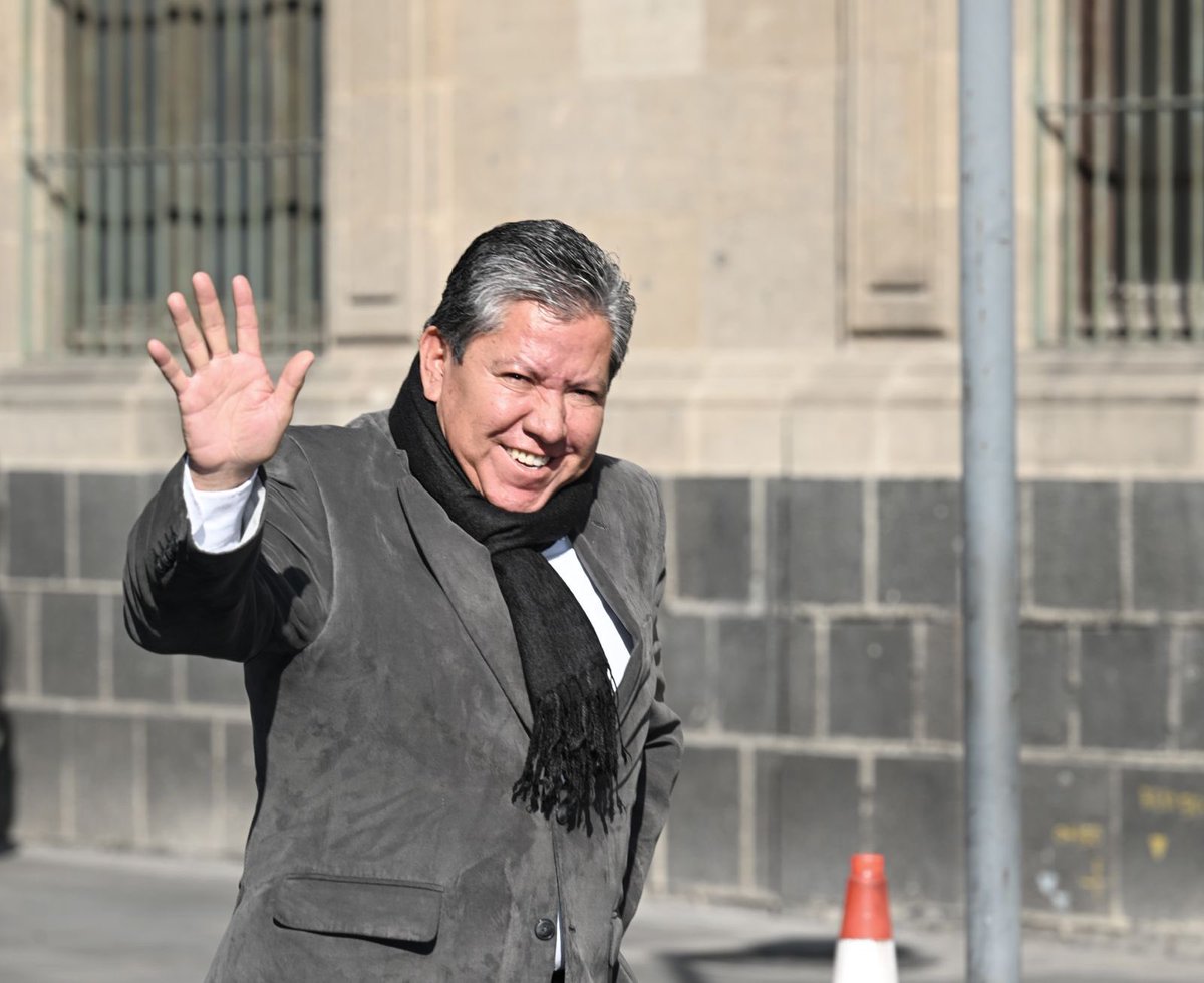 Me encuentro en Palacio Nacional para participar en el Consejo Nacional de Seguridad Pública que encabeza nuestra presidenta <a href="/Claudiashein/">Claudia Sheinbaum Pardo</a>. En Zacatecas, hemos logrado avances extraordinarios, lo que nos coloca como un ejemplo a seguir. Seguiremos trabajando de manera permanente.