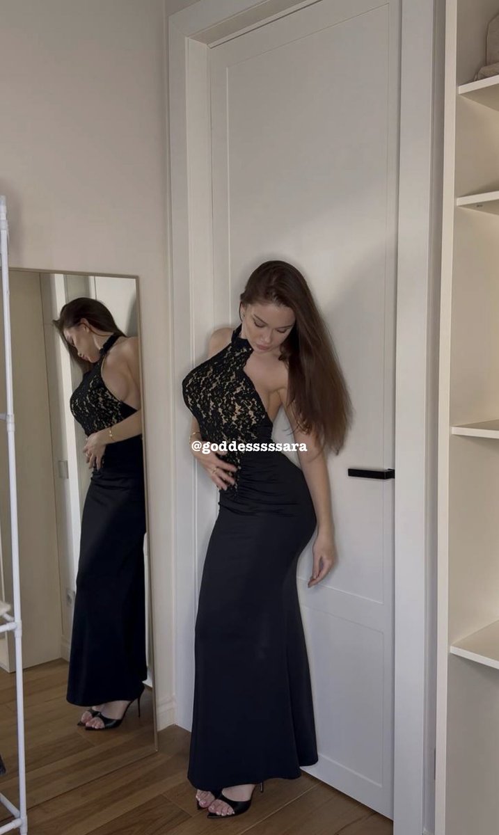 goddesssssara's tweet photo. Mit den Heels trete ich dir in die Eier und du wirst sie danach sauber lecken dummer köter https://t.co/n75pD3IkNZ