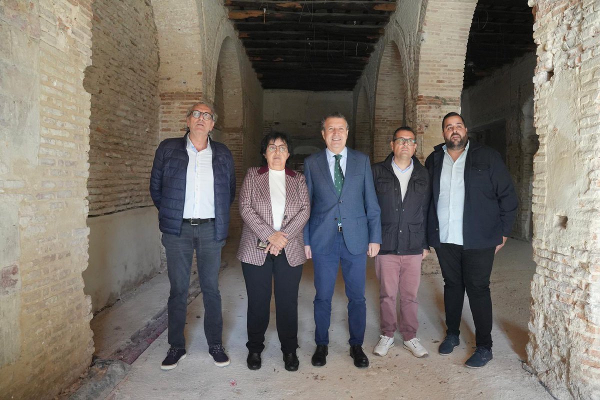 Encantado de venir a La Luisiana y de ver proyectos de presente y de futuro, destacando la importancia de tener las cosas claras para que los proyectos salgan adelante.

Con una inversión de 712.000 euros permitirá la rehabilitación y uso de la histórica Real Casa de Postas a