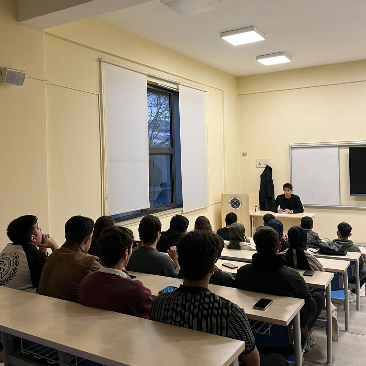 Değerleri Koruma ve Yaşatma Kulübü olarak Hüseyin Nihal Atsız Hocamızın vefatının sene-i devriyesinde "Hüseyin Nihal Atsız ve Türkçülük Davası" adlı seminerimizi gerçekleştirdik. Değerli kulüp üyelerimiz ile fikir alışverişinde bulunduk. Gelen arkadaşlarımızın ayağına sağlık.