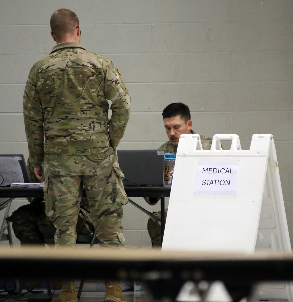 WANationalGuard's tweet image. Happening Now: 200 Guardsmen are currently receiving their in-brief and in-processing before assisting flood response efforts in western Washington.