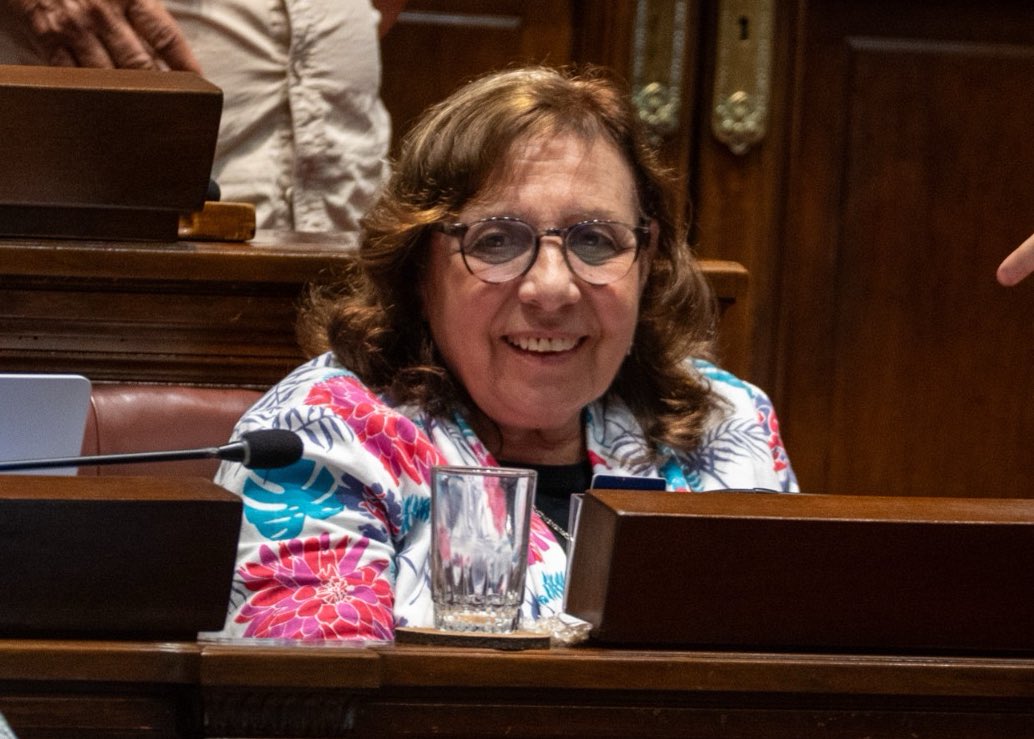 CosseCarolina's tweet photo. Ana Olivera es una gran compañera, entrañable y necesaria. Siempre vamos a contar con su consejo y su compromiso. https://t.co/q22Q2RtqqM