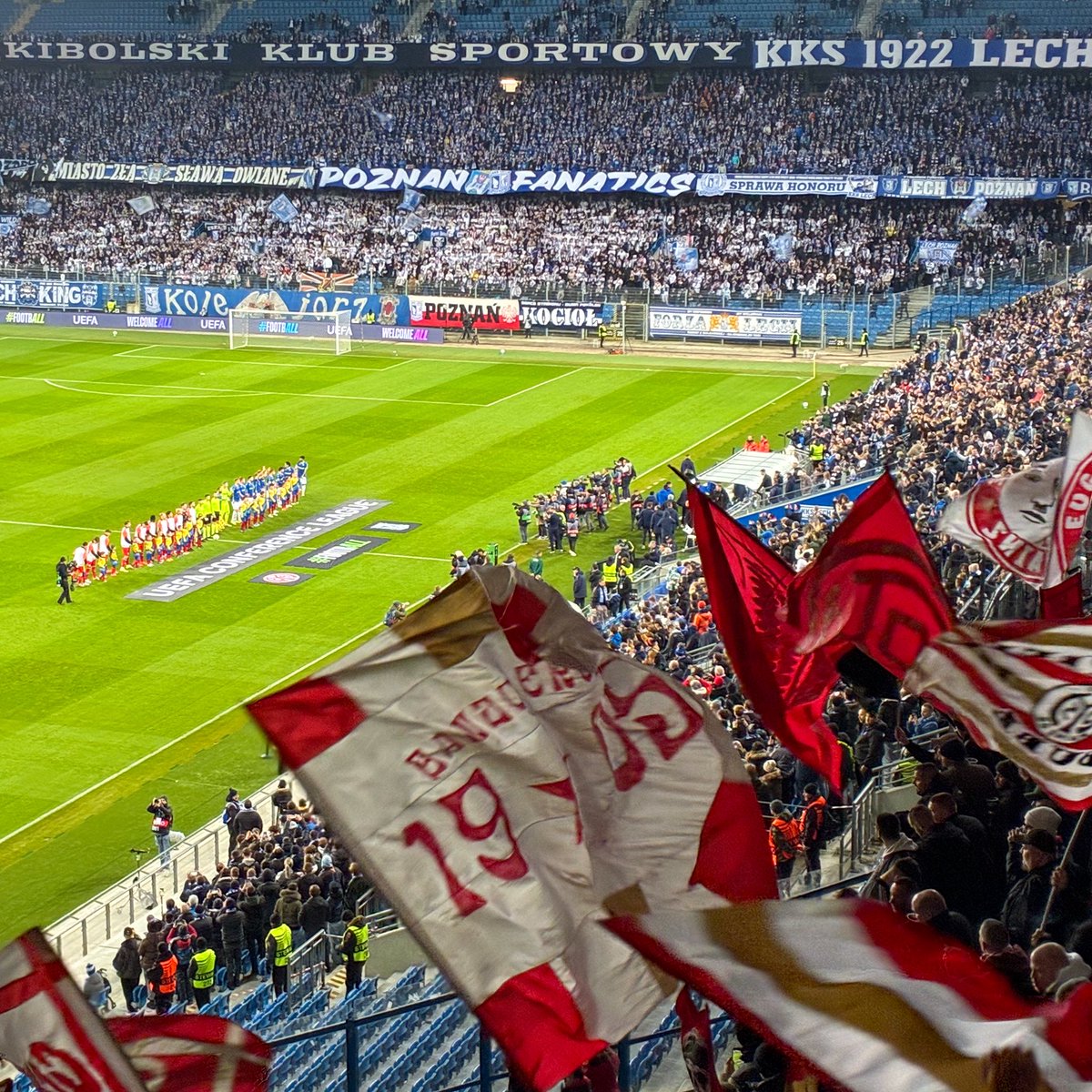 meenzer_on_tour's tweet photo. Auch 2026: Internationaler Fußballsportverein ❤️🤍 #Mainz05 #LPOM05 https://t.co/XQ9Lftqff3