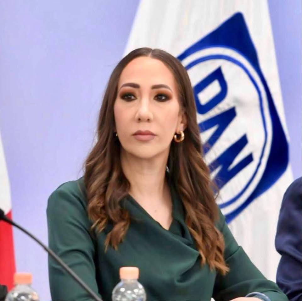 🚨 “El discurso oficial de seguridad se desmorona”, advierte Noemí Luna.
Coche bomba en Coahuayana: 5 muertos, 12 heridos.
La diputada señala que la estrategia federal no contiene al crimen organizado y critica el viraje de la FGR.
#EcoDiario #Seguridad #México #NoemíLuna