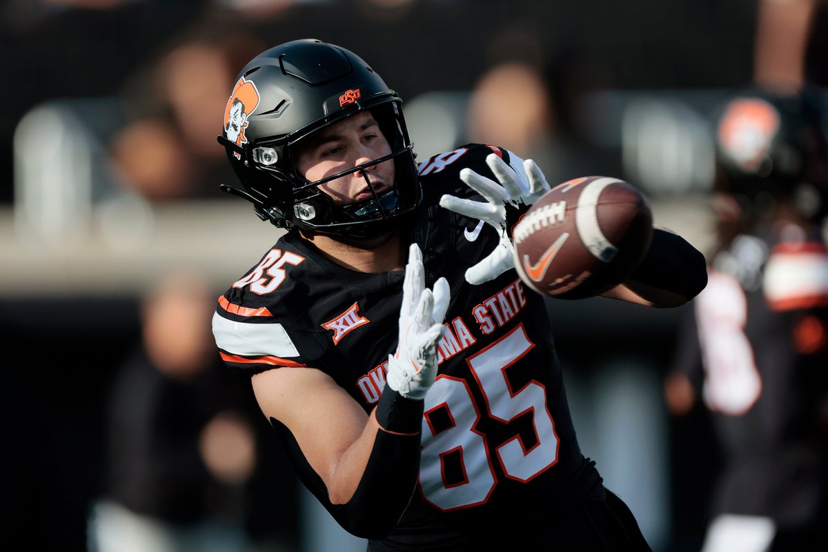 chris_hummer's tweet photo. Oklahoma State TE Grayson Brousseau plans to enter the portal, a source tells @mzenitz and me. 

The 6-foot-5, 239-pound redshirt freshman caught 7 passes for 45 yards this season. 

https://t.co/IqhX3Yyl4j https://t.co/L8wwlR1U02