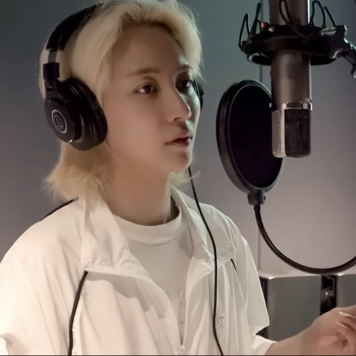 251204
なんでもないよ
하니왔쫑 ໒꒱