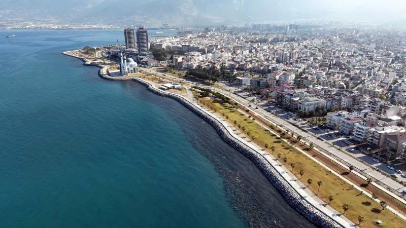 İskenderun sahil projesi ve yapılan hizmetlerden dolayı sonsuz teşekkür ederiz. Fakat kullanılan malzemeler ve ödenen para işlerin karşılığı değildir. Kontrol edilmesi, kullanılan malzemelerin tekrar gözden geçirilmesi gerekmektedir.<a href="/RTErdogan/">Recep Tayyip Erdoğan</a> <a href="/murat_kurum/">Murat KURUM</a> <a href="/Toki_Kurumsal/">TOKİ</a>