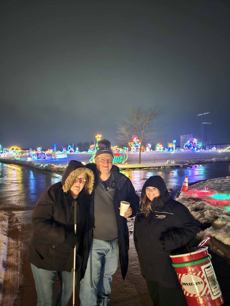 cpointccivnet's tweet image. Connecting Point Computer Center team members and their families were proud to help with the Celebration of Lights at Rotary Park in LaSalle on December 9. #ConnectingPoint #CommunitySupport #CelebrationOfLights #LaSalleIL #LocalEvents #GivingBack