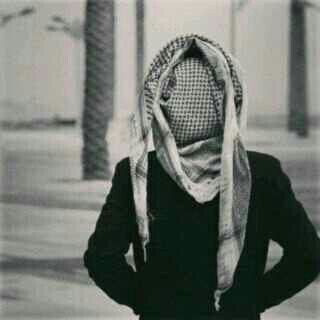 تسـعهہ وتسـعون
وصـيهہ :
گـأن أولهـآ وأوسـطـهآ
وآخـرهـآ ...

جـرد ثقتـگ مـن ألجمـيع ..!!