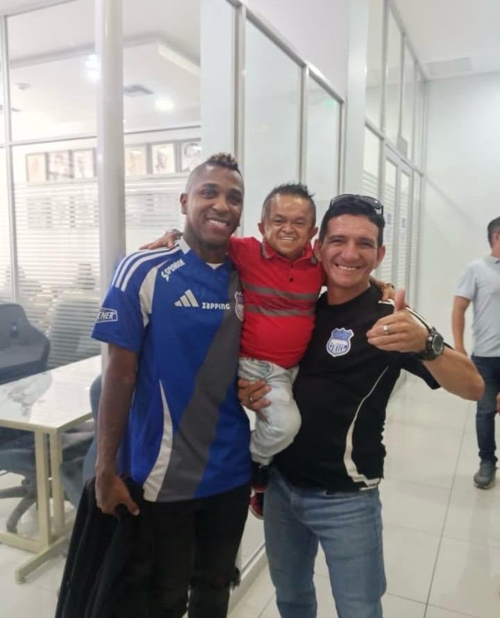 Out of context CSE tweet media