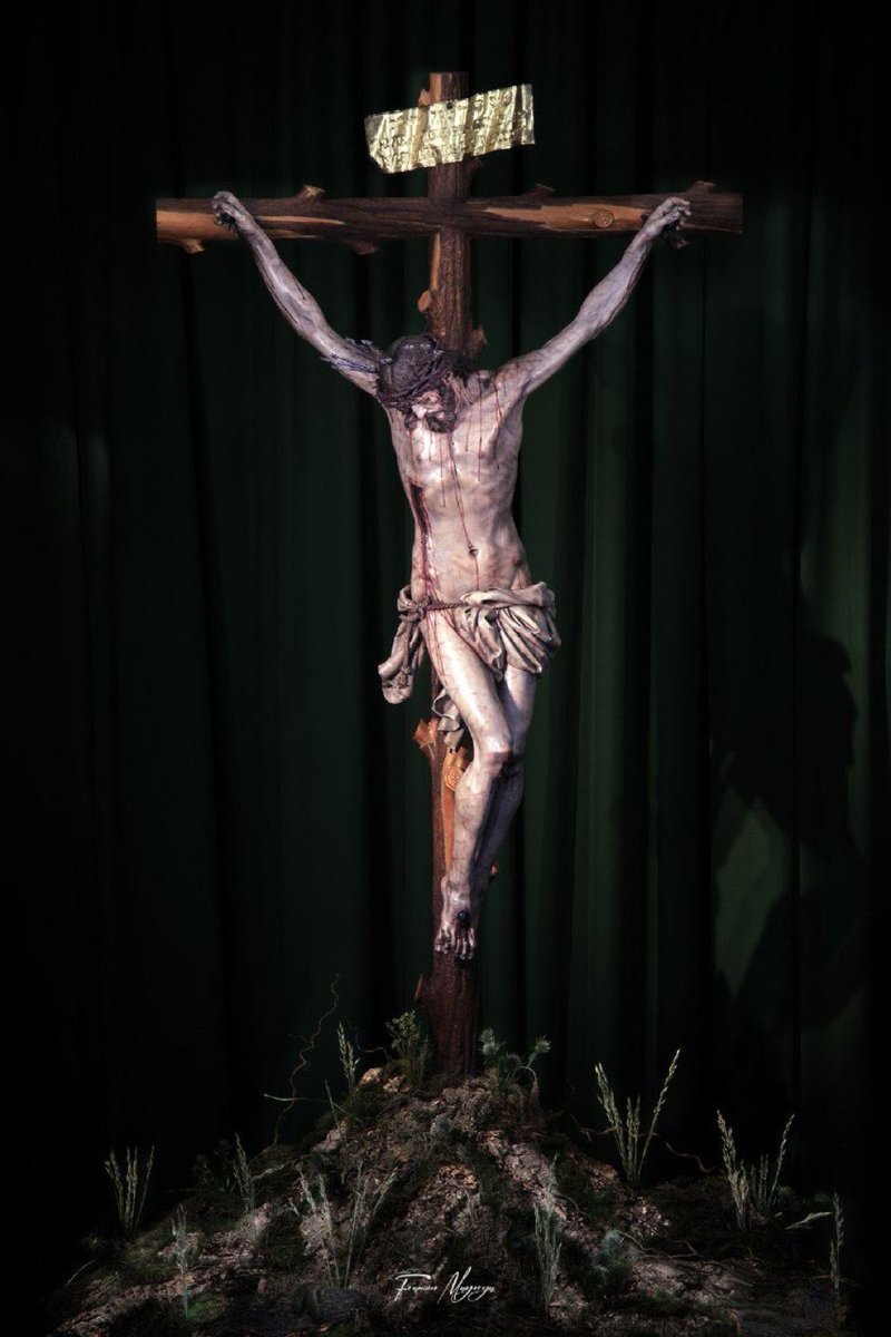 Él nos dice que vale la pena luchar porque hay un final feliz, que confirma el sentido de nuestras historias personales; la tuya y la de tantos que nos han precedido.

Antes de dormir, dile al Señor:

Gracias, por cargar en tus hombros mi cruz. Mi corazón te lo entrego a Ti.