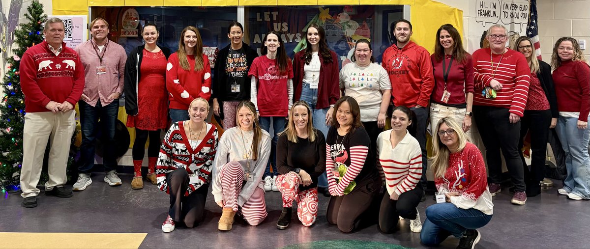 MeghanVanderPyl's tweet photo. Day 9 of the #districtholidaychallenge Candy Cane Day-Wear Red and White https://t.co/9H7Muofjq6
