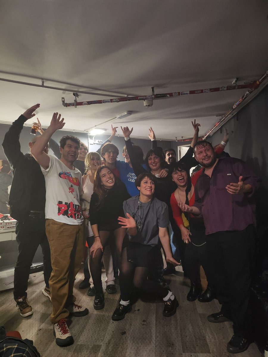 Amor <a href="/TABIZARRO/">TRIÁNGULODEAMORBIZARRO</a>