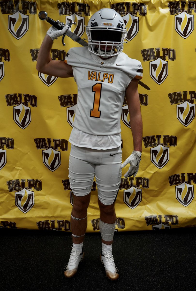 After a great visit and conversation with <a href="/CoachWaddle/">Andy Waddle</a> I am blessed to have received a D1 offer from <a href="/valpoufootball/">Valpo Football</a> 🟤🟡🏈🛡️

<a href="/Coach_Graves7/">Coach Graves</a> <a href="/_MichaelJoseph_/">Coach Mike Joseph</a> 
@waukeshawestfb @mj_nfldraft @travisbound <a href="/NCAA_FCS/">NCAA FCS Football</a> @PFLnews @allentrieu