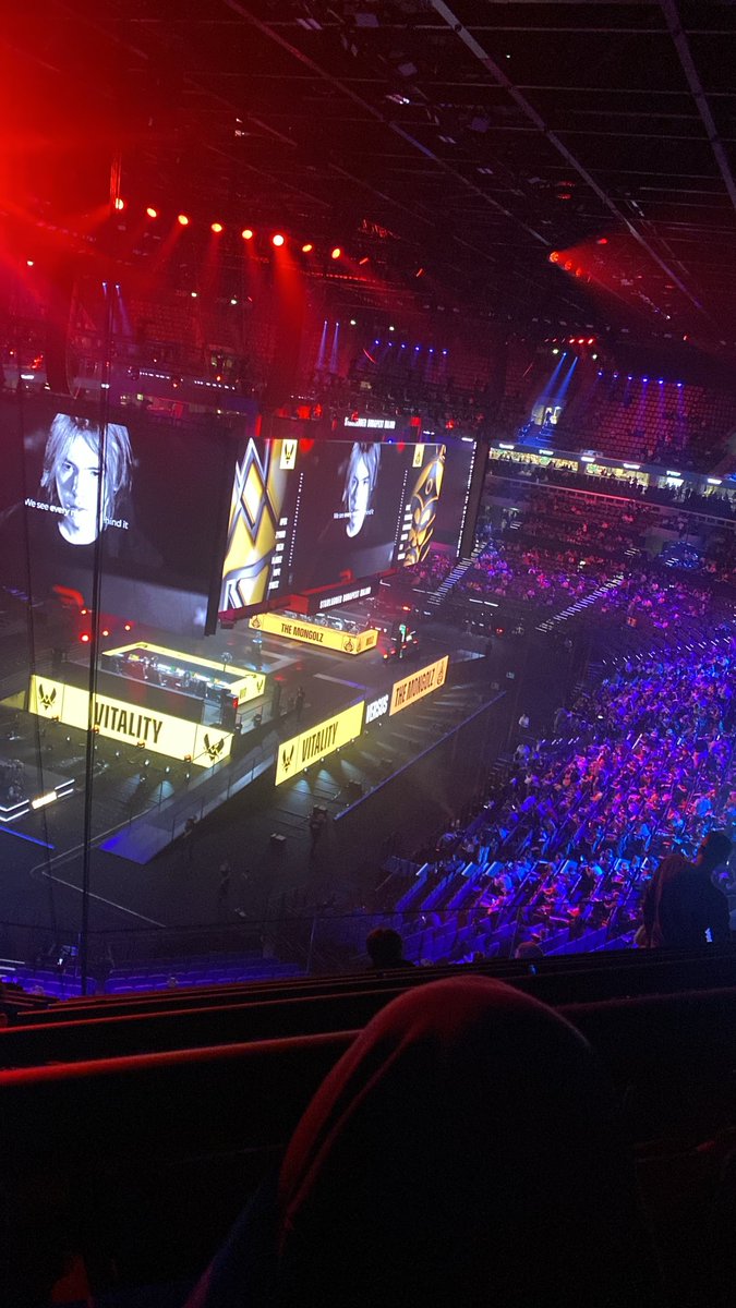 Bj pour la qualif en demi c’est tout droit maintenant ⁦<a href="/Vitality_apEX/">Dan Madesclaire</a>⁩ ⁦<a href="/TeamVitality/">Team Vitality 🐝</a>⁩ ⁦<a href="/zywoo/">ZywOo</a>⁩