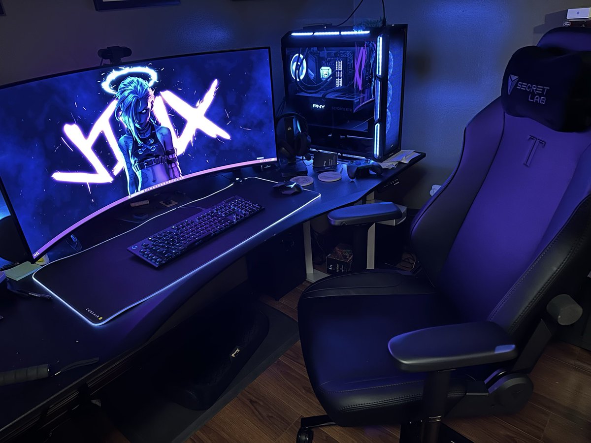 Very happy with my new #Secretlab Nanogen Edition chair.