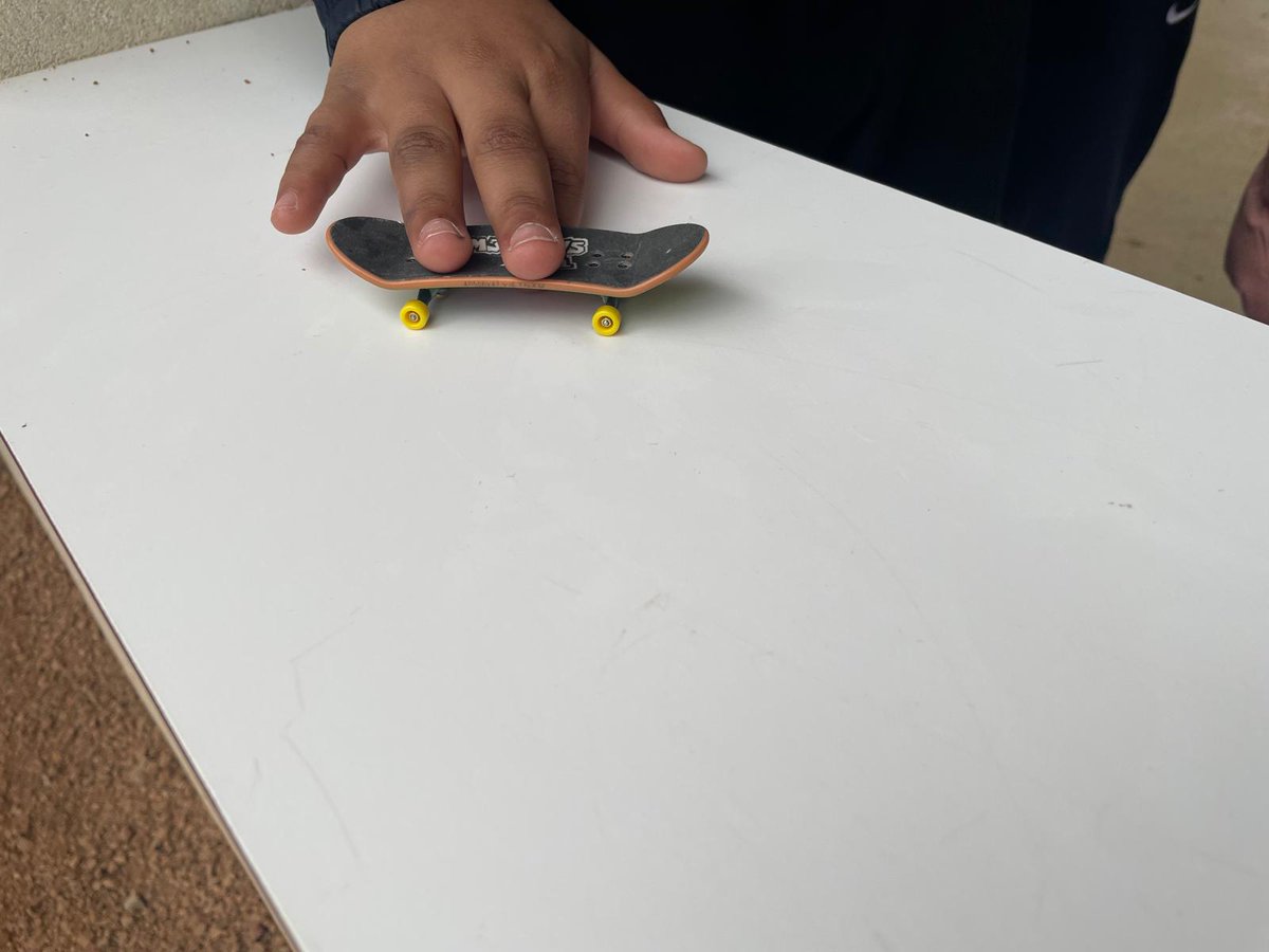 Félicitations à Lucas et Sanaa <a href="/LaFayette036/">Collège La Fayette - Châteauroux</a> qui remportent le concours de #fingerskate !
<a href="/ac_orleanstours/">Académie d'Orléans-Tours</a> 
<a href="/Chateauroux36/">Châteauroux Métropole</a>