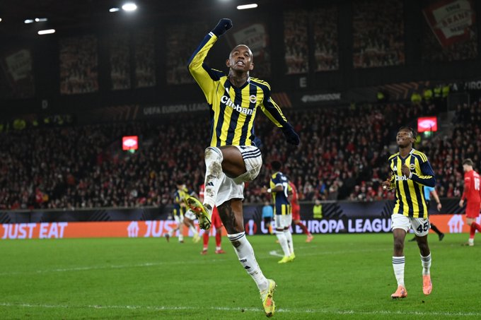 reynaresmi's tweet photo. ⚽️05' Kerem Aktürkoğlu
🟥18' Eivind Fauske Helland
⚽️36' Anderson Talisca
⚽️44' Anderson Talisca
⚽️65' #AndersonTalisca

🏆#UEFA Avrupa Ligi'nin 6. hafta maçında Fenerbahçe, deplasmanda Norveç ekibi Brann'ı 4-0 mağlup etti.

📊PUAN DURUMU
🔸(11) #Fenerbahçe
🔸(8) Brann https://t.co/FYbIeWzbbg