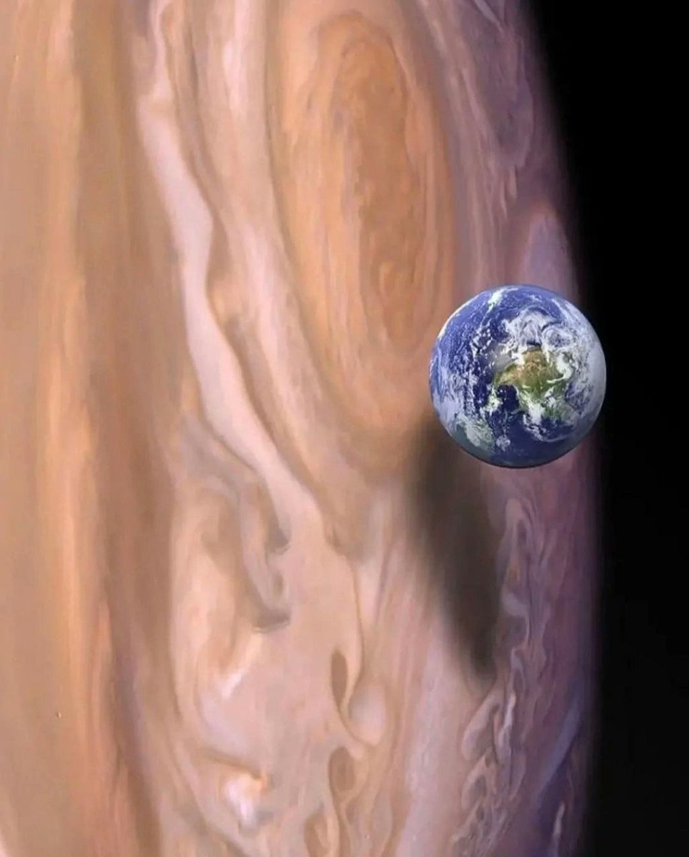 CuriosityonX's tweet photo. Earth next to Jupiter https://t.co/ZqLMcNiodP